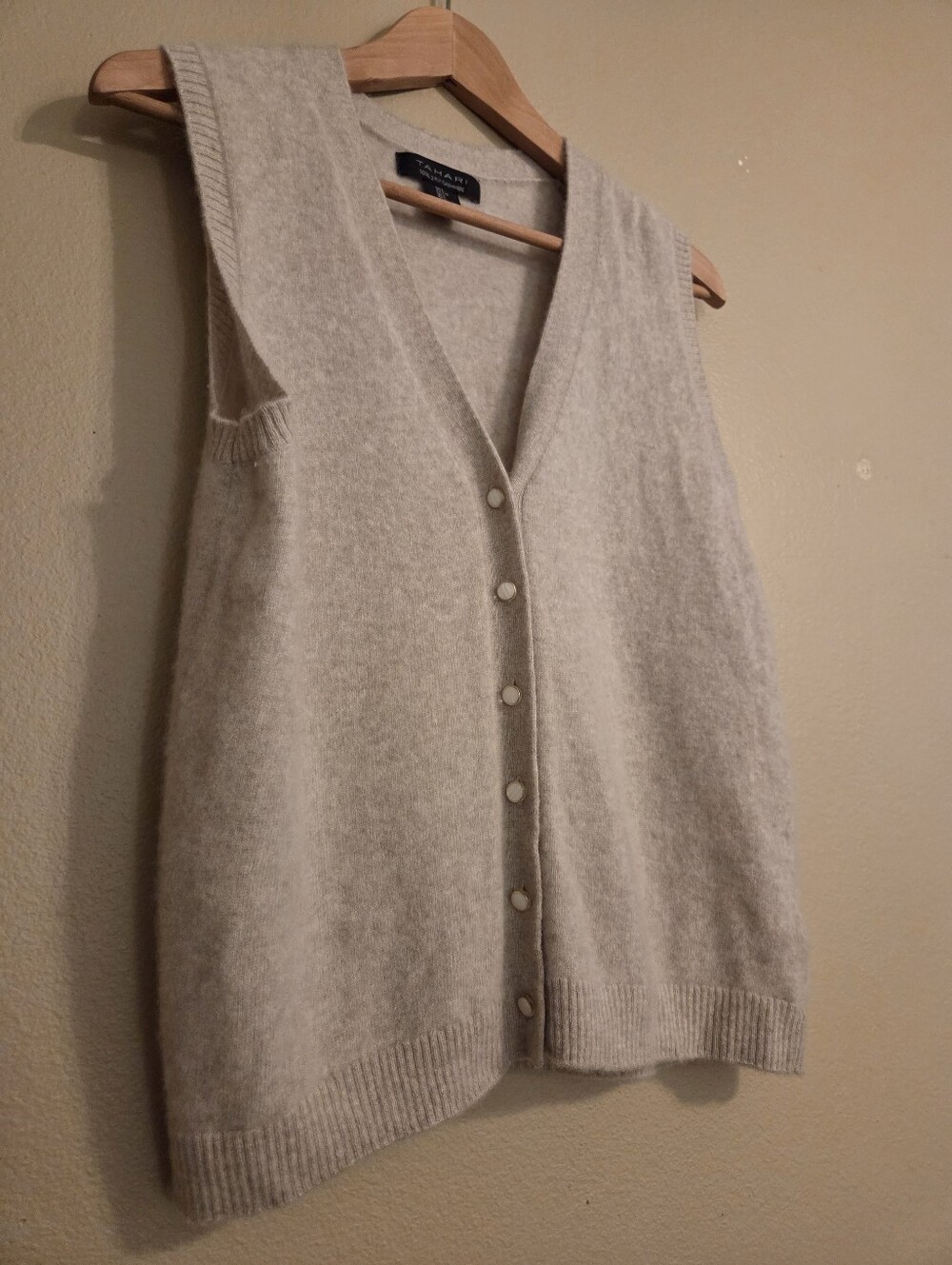 TAHARI Oatmeal 100% 2- Ply Cashmere Button Front Preppy Sweater Vestβ Women's L - Picture 4 of 12